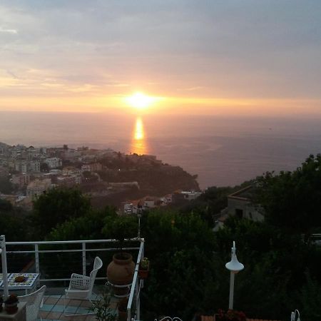 Garden On The Sea Bed and Breakfast Vico Equense Exteriör bild