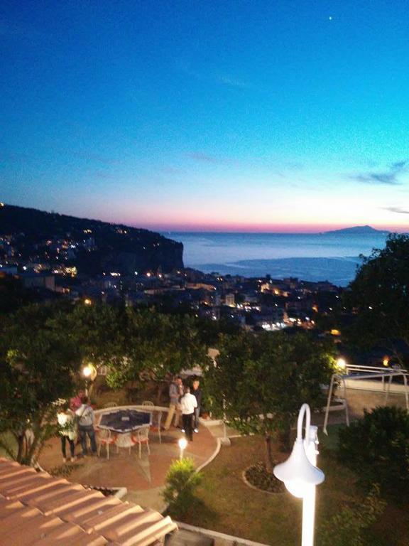 Garden On The Sea Bed and Breakfast Vico Equense Exteriör bild